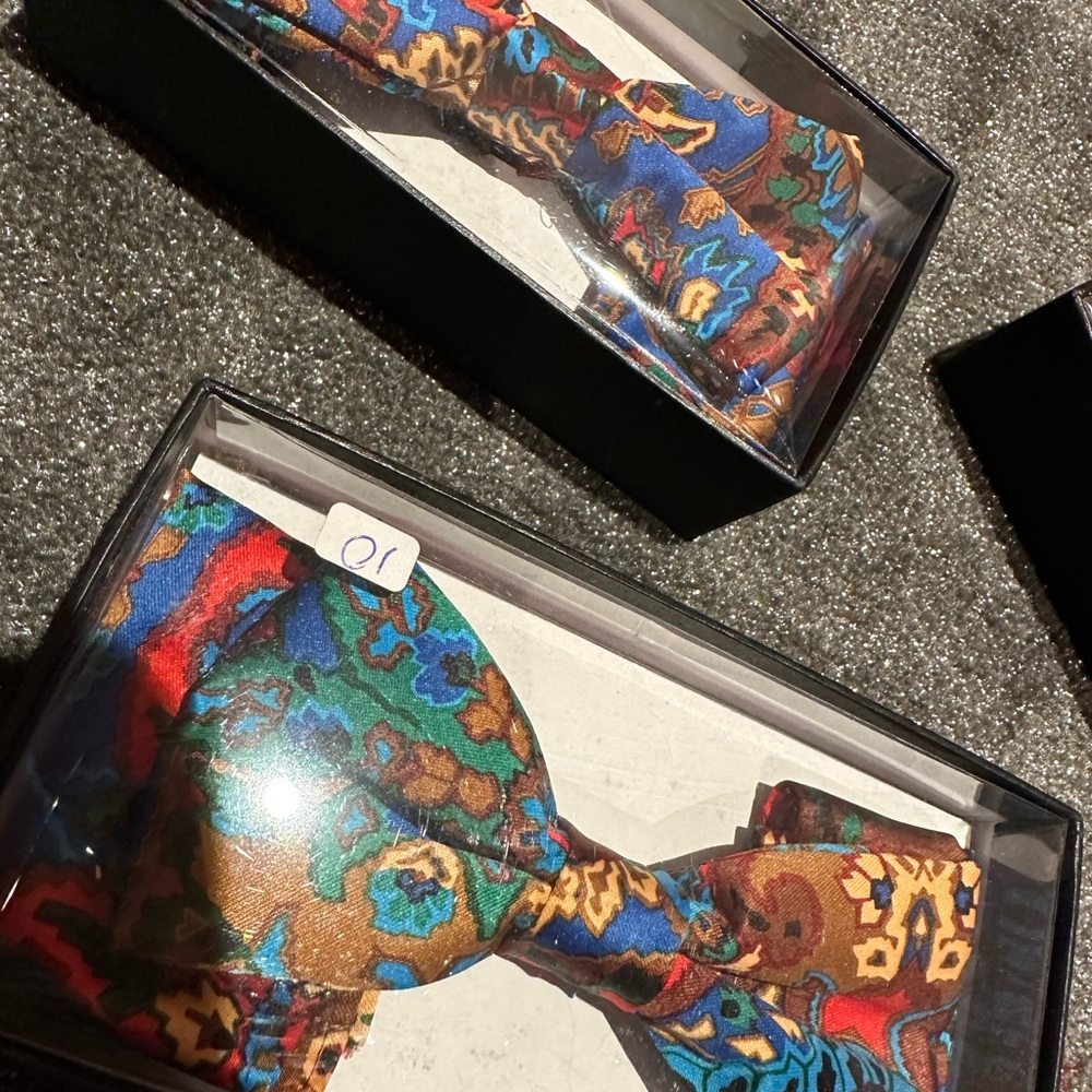 Collection of bowties! - Picture 3 of 4